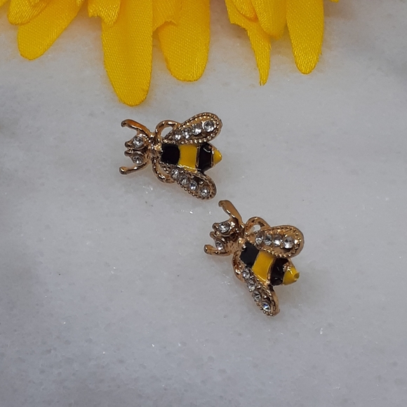 New 18 K gold Bumble Bee earrings - Picture 2 of 4